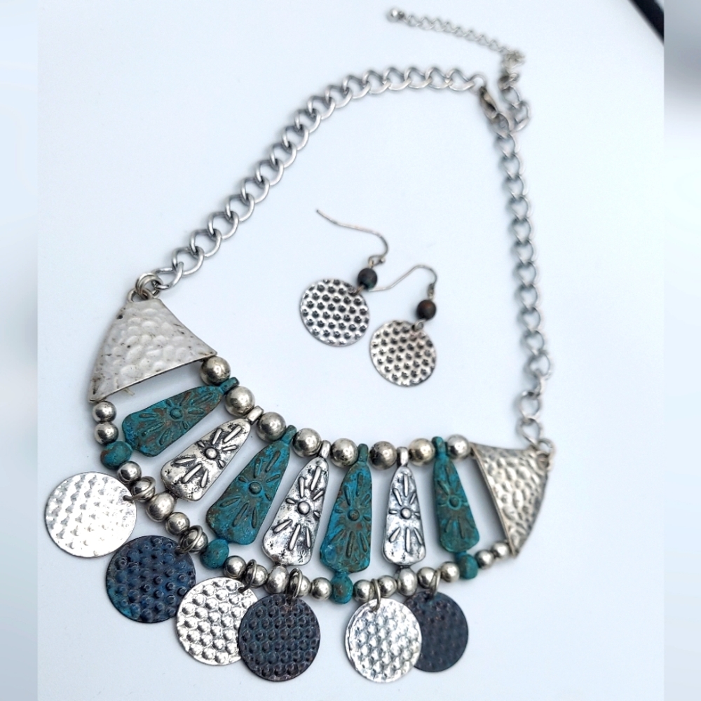 Turquoise silver Necklace earring set Southwest style